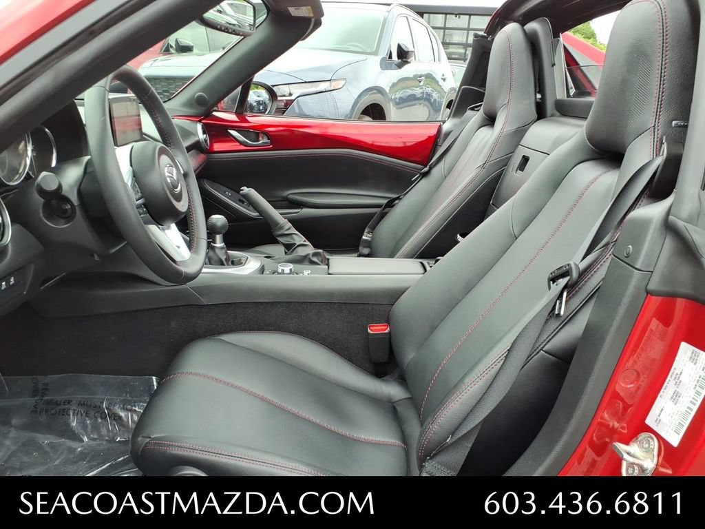 Used 2019 MAZDA MX-5 Miata RF Grand Touring w/ GT-S Package RWD image 9