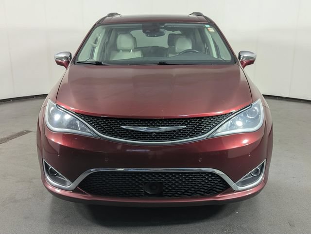 Used 2017 Chrysler Pacifica Limited FWD image 3