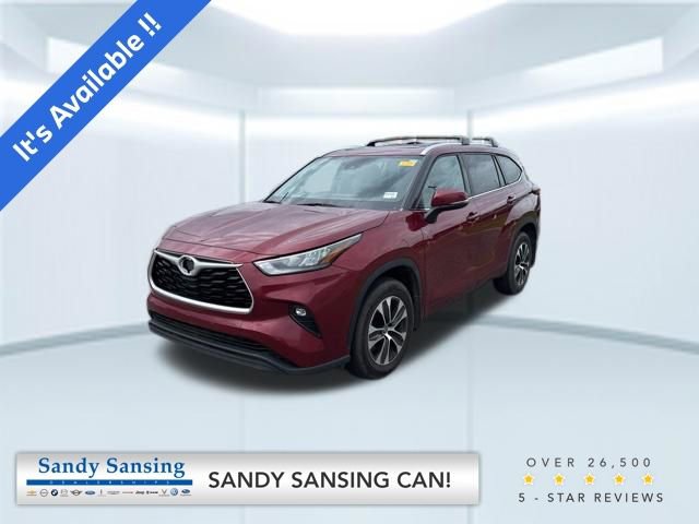 Used 2020 Toyota Highlander XLE AWD/4WD image 1