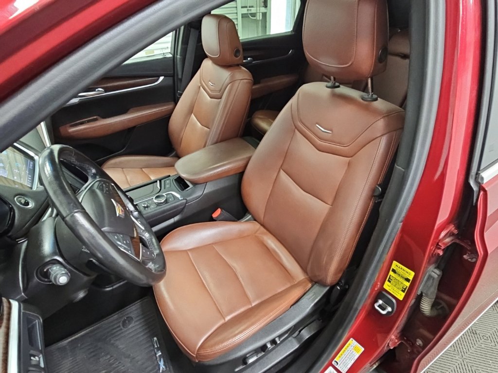 Used 2020 Cadillac XT5 Premium Luxury FWD image 31