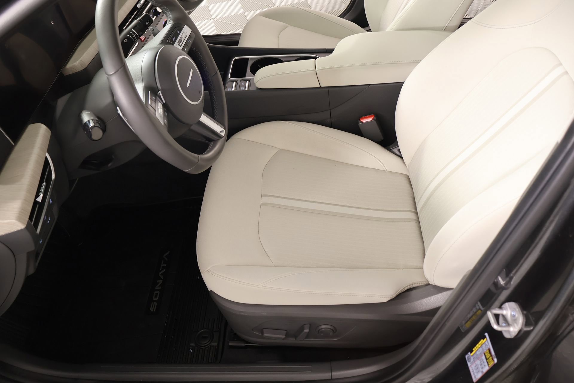 Certified 2025 Hyundai Sonata SEL image 10