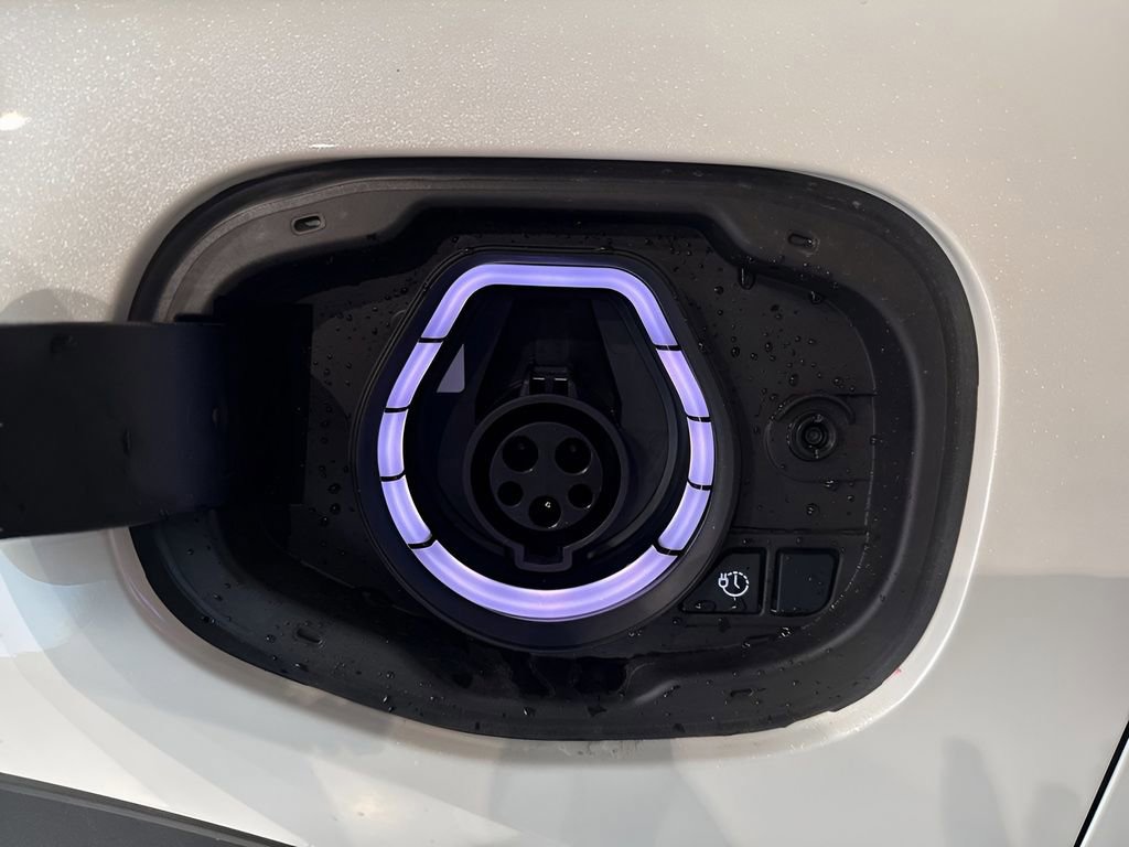 New 2025 Ford Escape SE image 32
