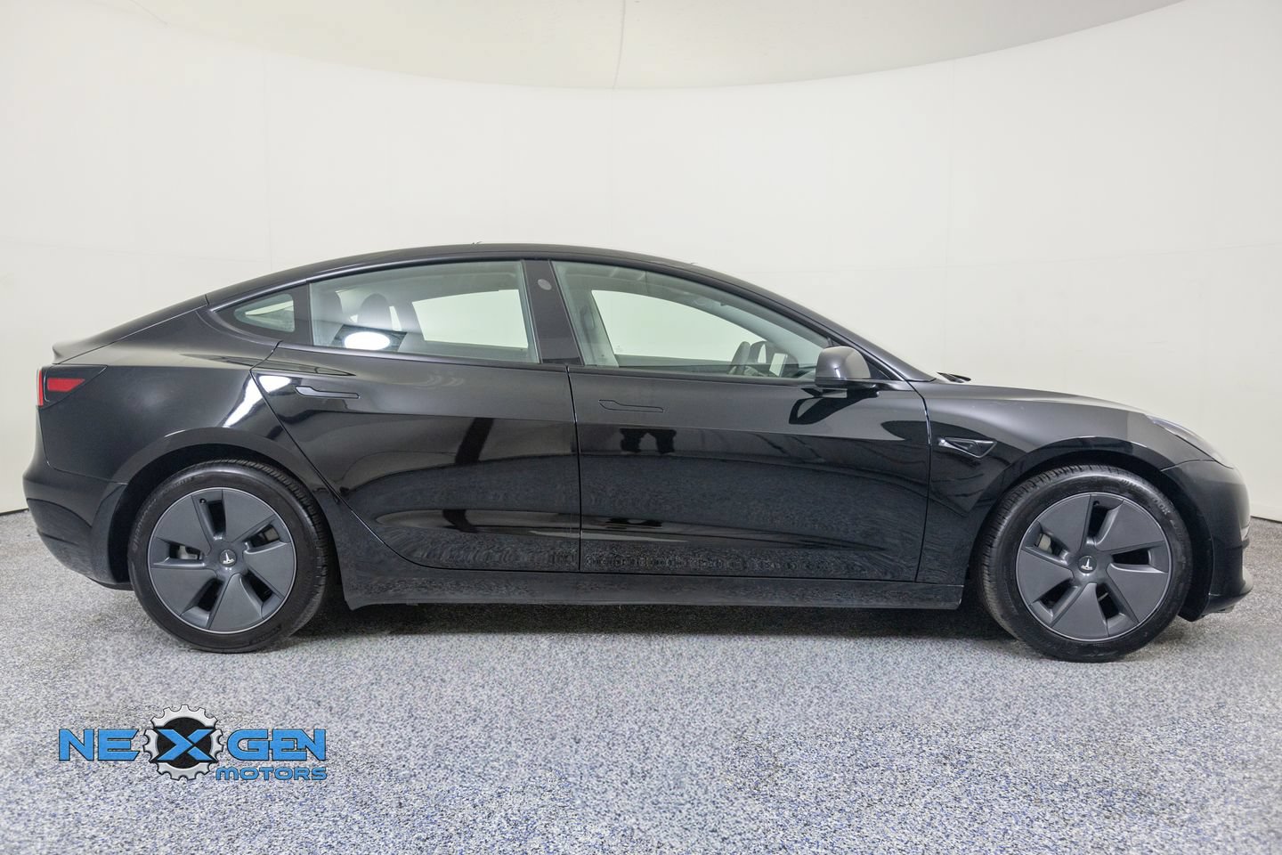 Used 2023 Tesla Model 3 Long Range AWD/4WD image 9