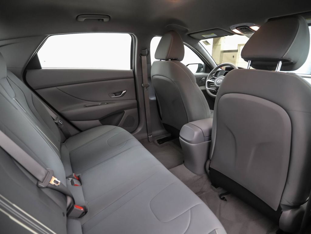 Used 2023 Hyundai Elantra SEL FWD image 25