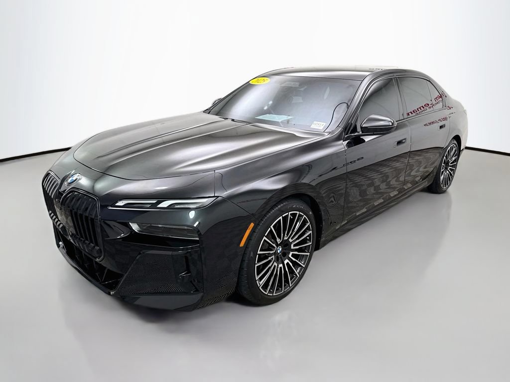 Used 2025 BMW 760i xDrive AWD/4WD image 3