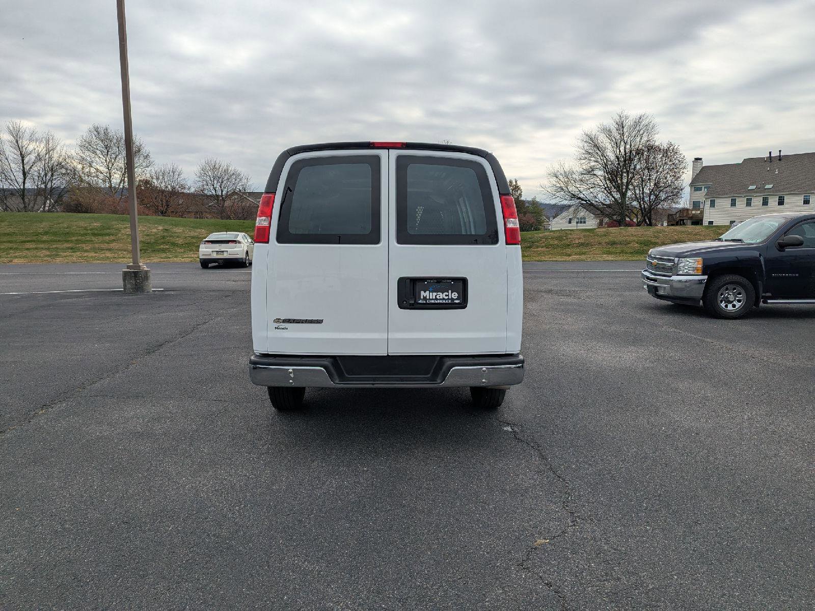 Certified 2024 Chevrolet Express 2500 w/ Driver Convenience Package image 7