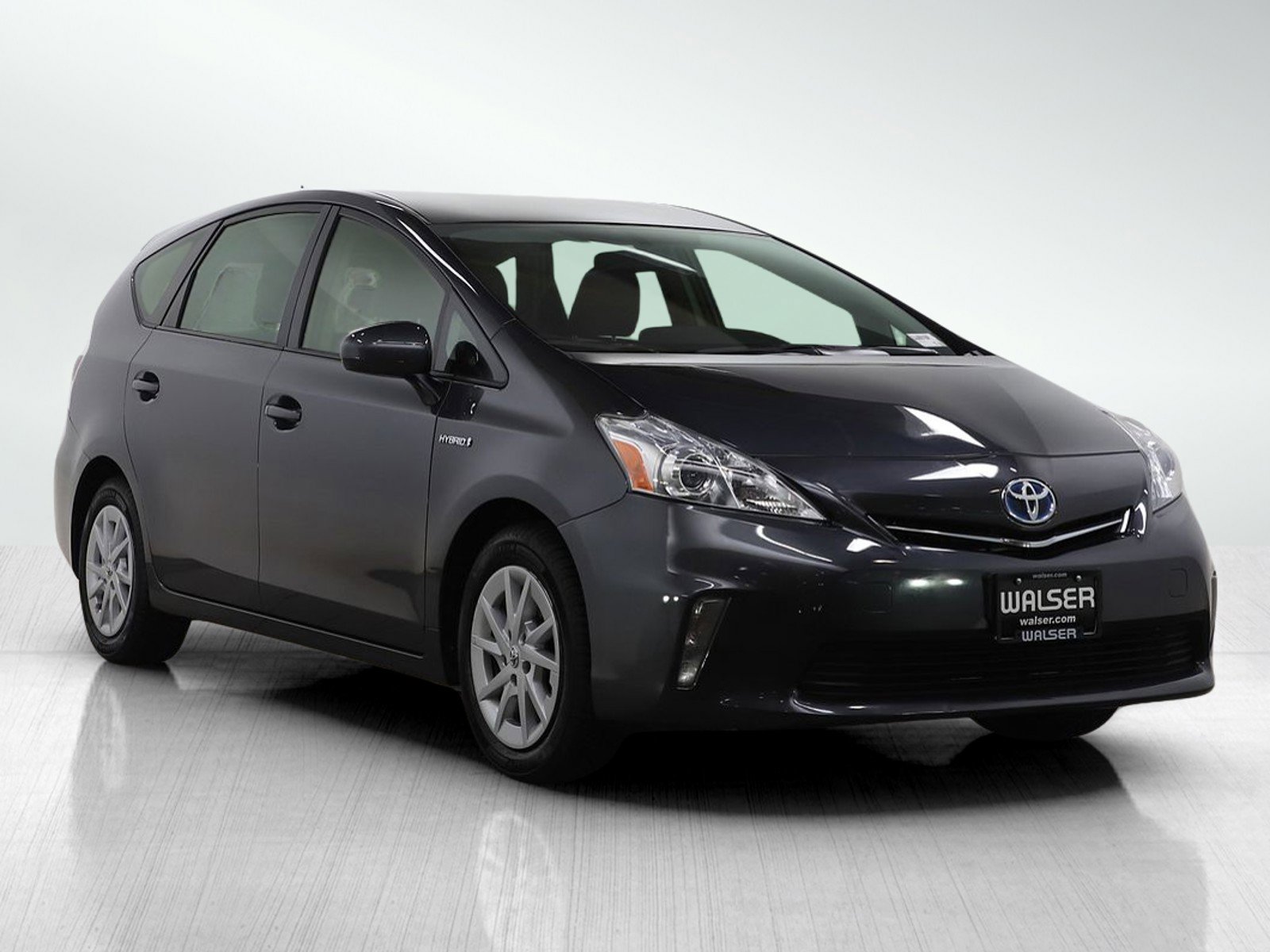 Used 2014 Toyota Prius V Three image 7