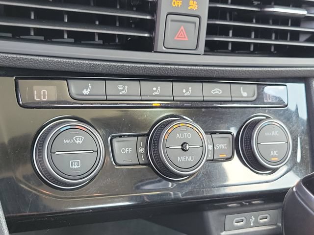 Used 2024 Volkswagen Jetta SE FWD image 29