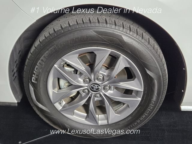 Used 2023 Toyota Sienna XLE FWD image 12
