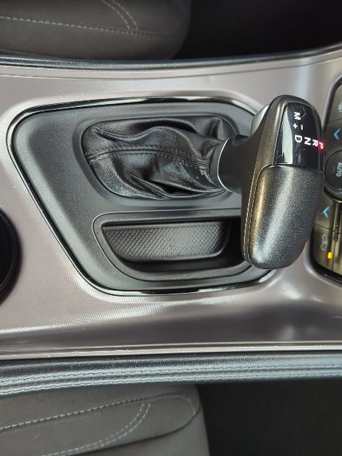 Used 2023 Dodge Challenger SXT image 8