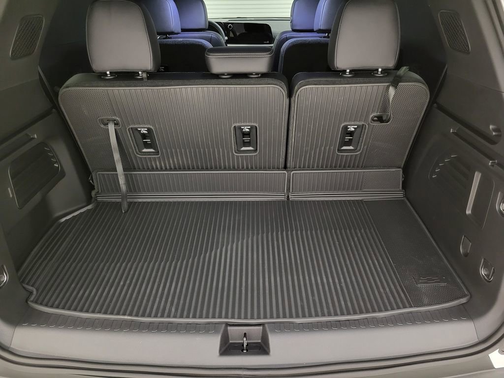 New 2026 Chevrolet Traverse LT w/ Driver Confidence Package image 24