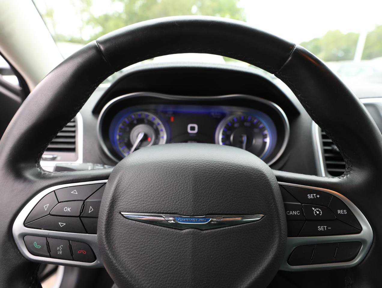 Used 2017 Chrysler 300 Limited AWD/4WD image 22