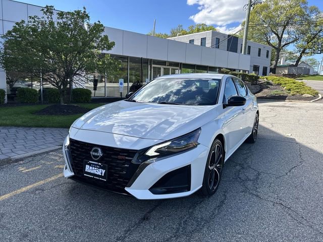 Certified 2025 Nissan Altima 2.5 SR FWD image 4