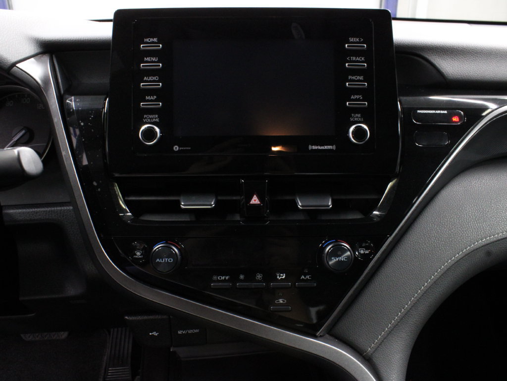 Used 2022 Toyota Camry SE FWD image 16