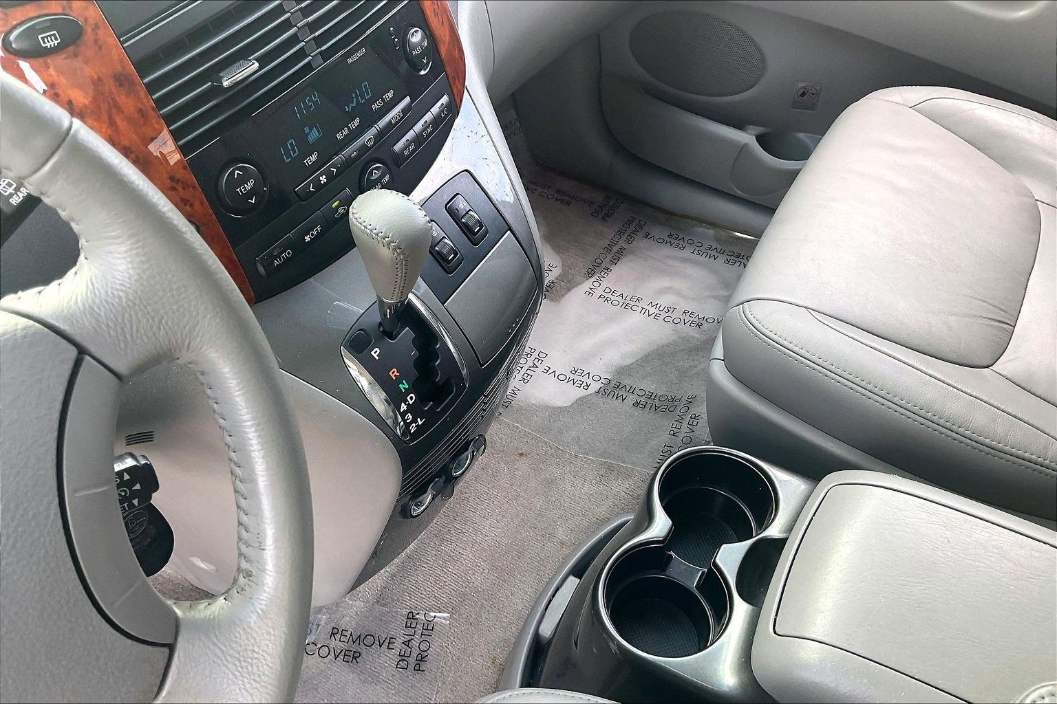 Used 2010 Toyota Sienna image 22