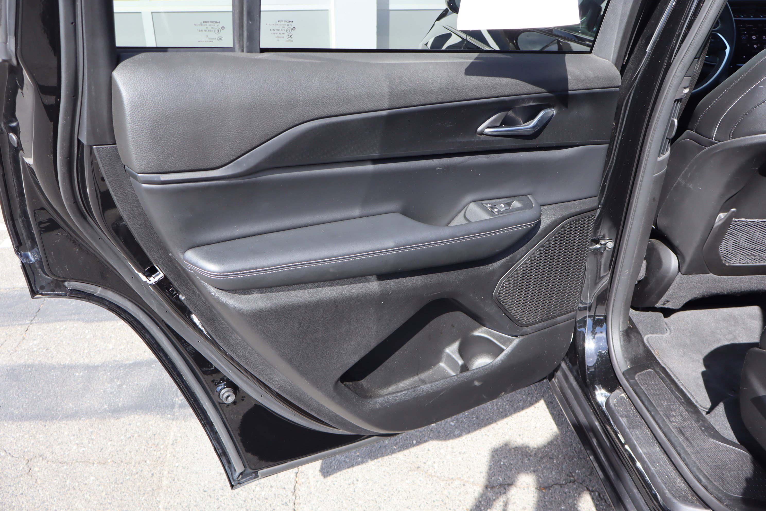 Used 2024 Jeep Grand Cherokee L Altitude image 31