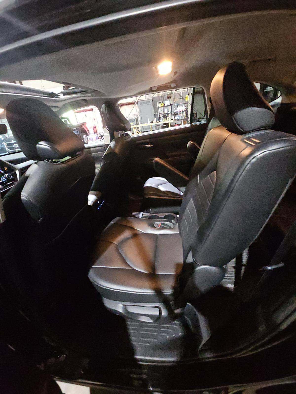 Used 2021 Toyota Highlander XLE AWD/4WD image 13