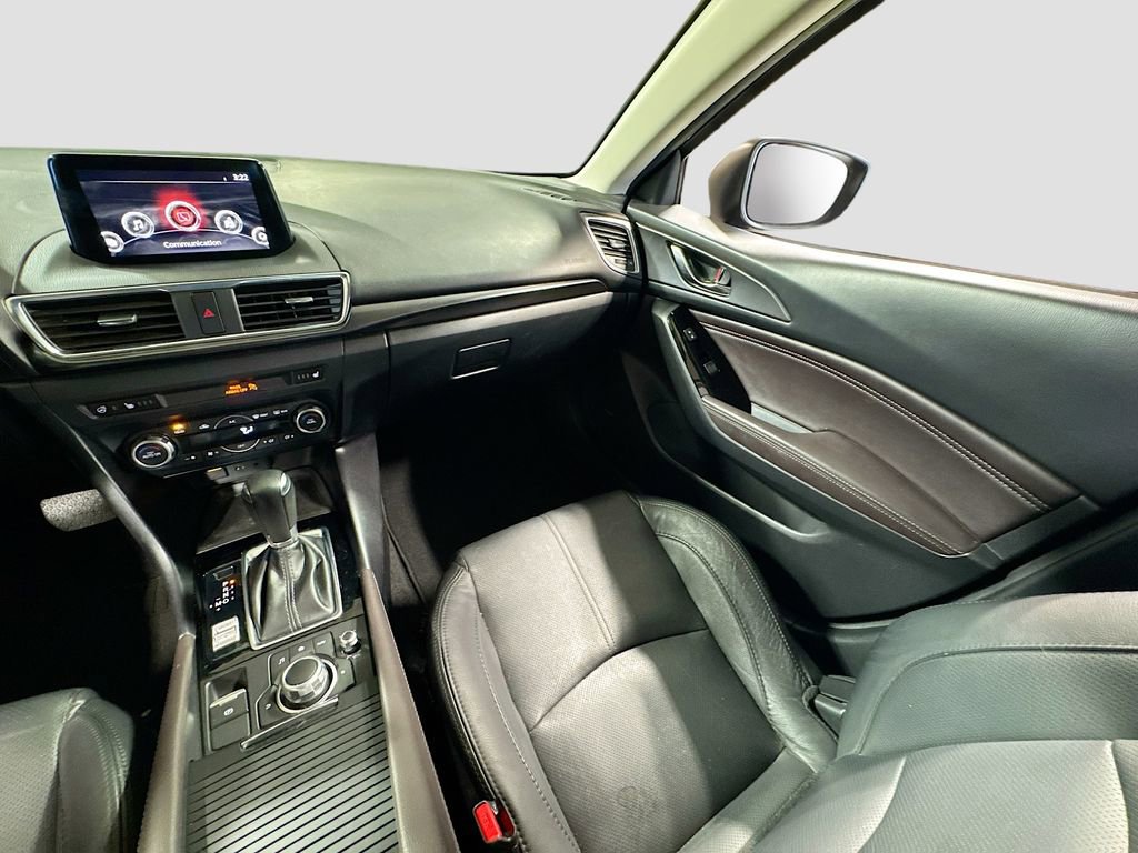 Used 2018 MAZDA MAZDA3 Grand Touring w/ Premium Equipment Package image 16