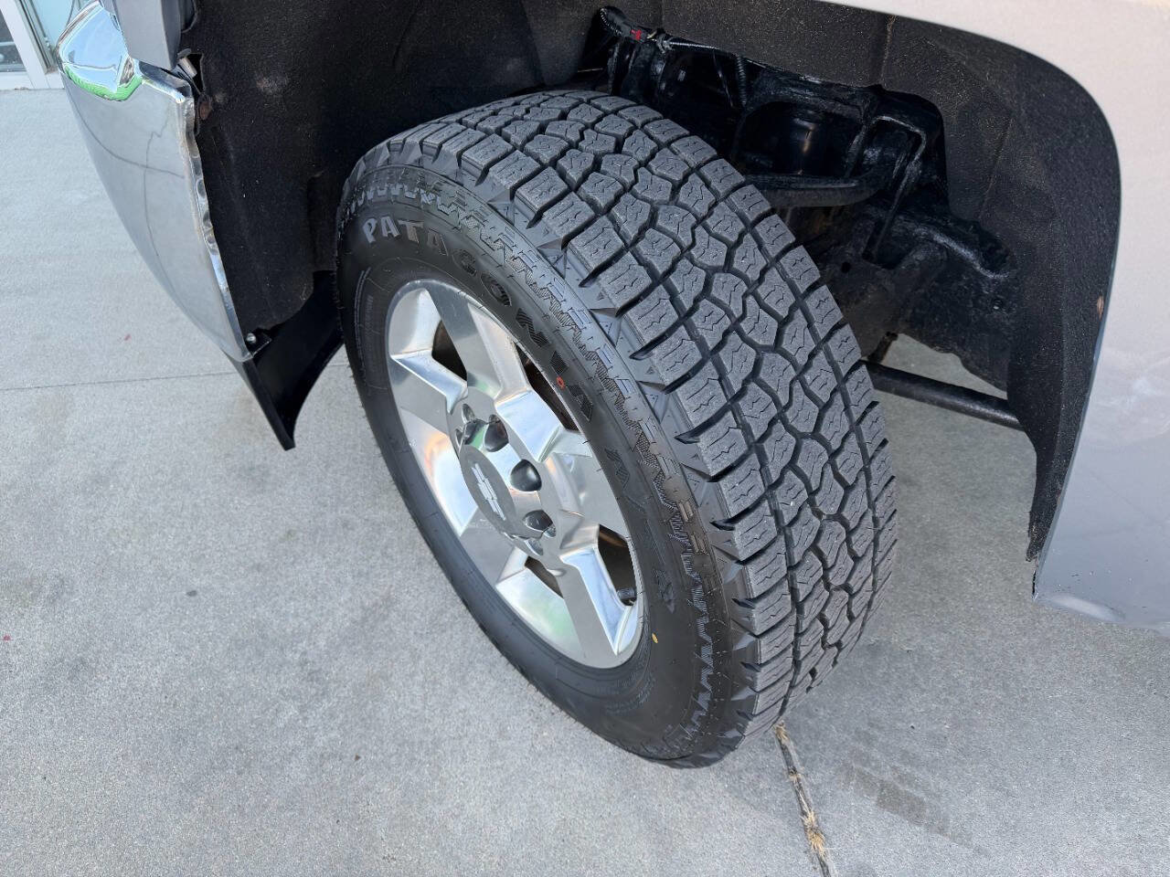 Used 2017 Chevrolet Silverado 2500 LTZ w/ Vortec Plus Package image 41