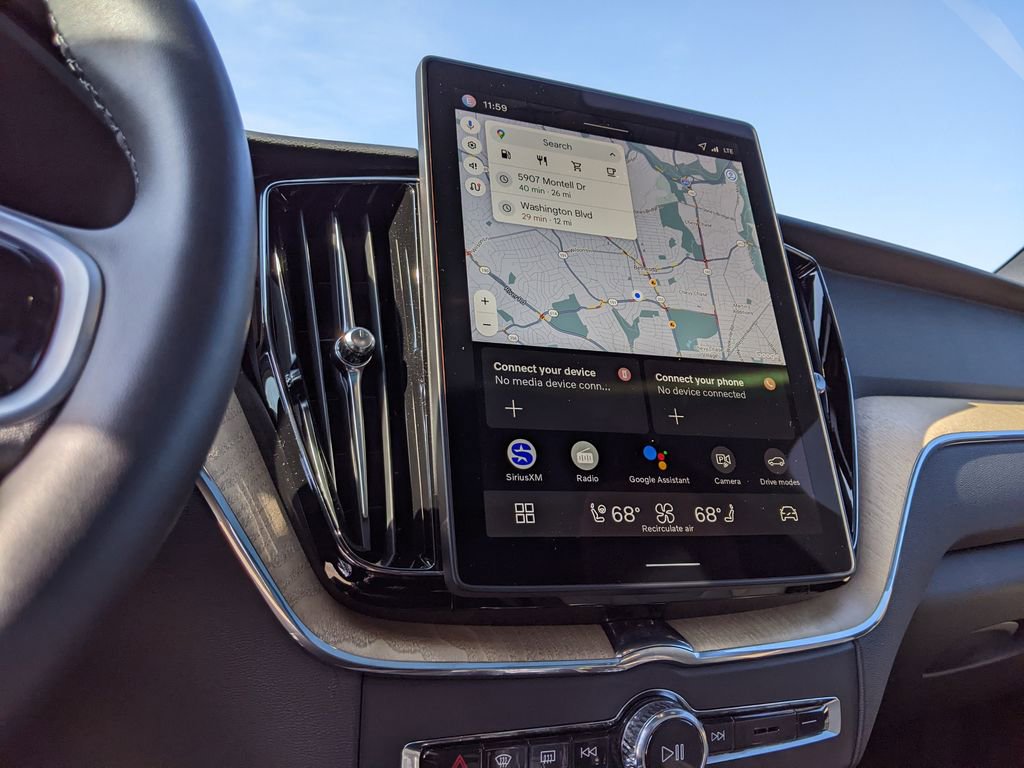 Certified 2026 Volvo XC60 B5 Core image 17