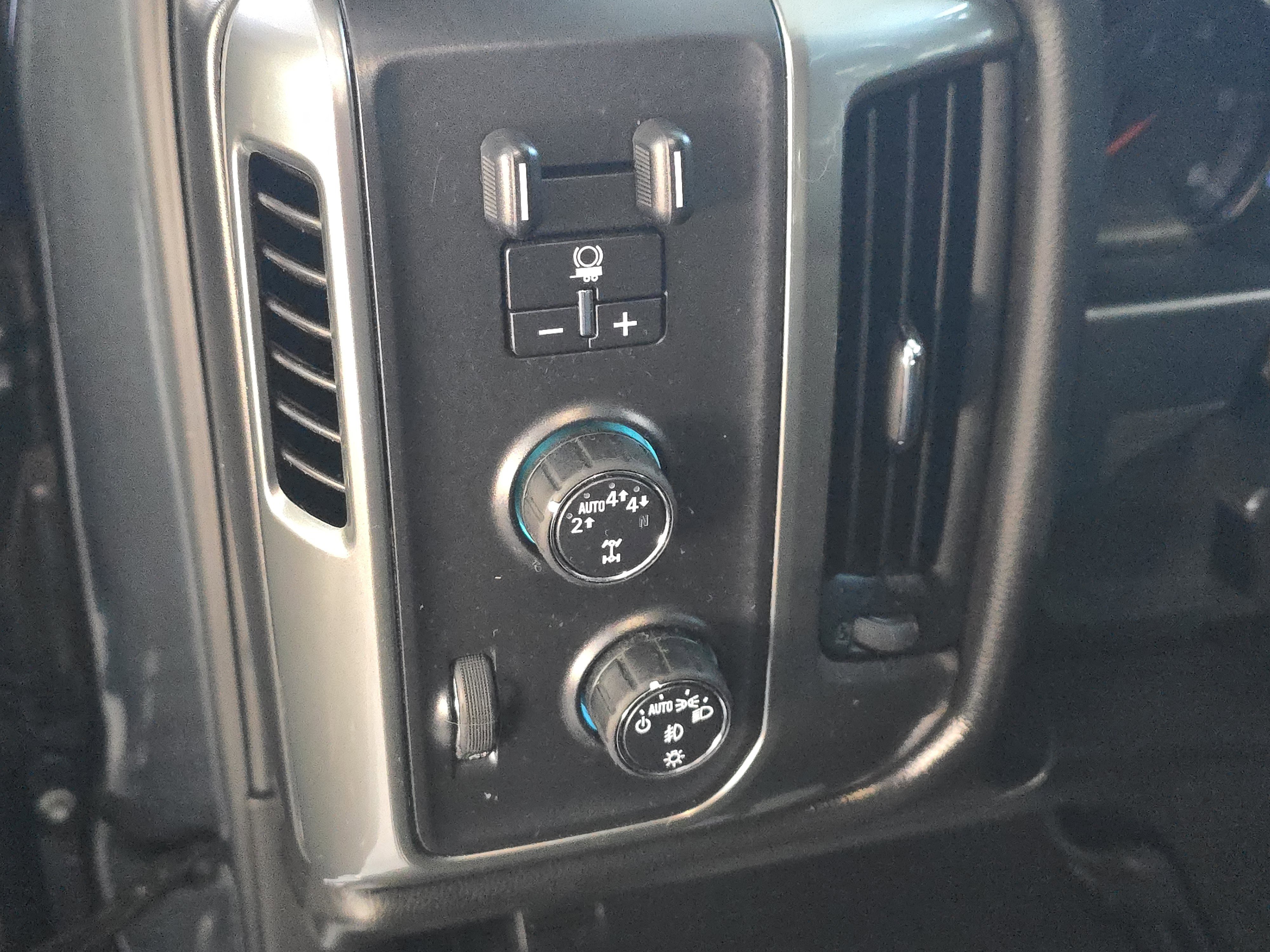 Used 2018 Chevrolet Silverado 1500 LT w/ All Star Edition image 8