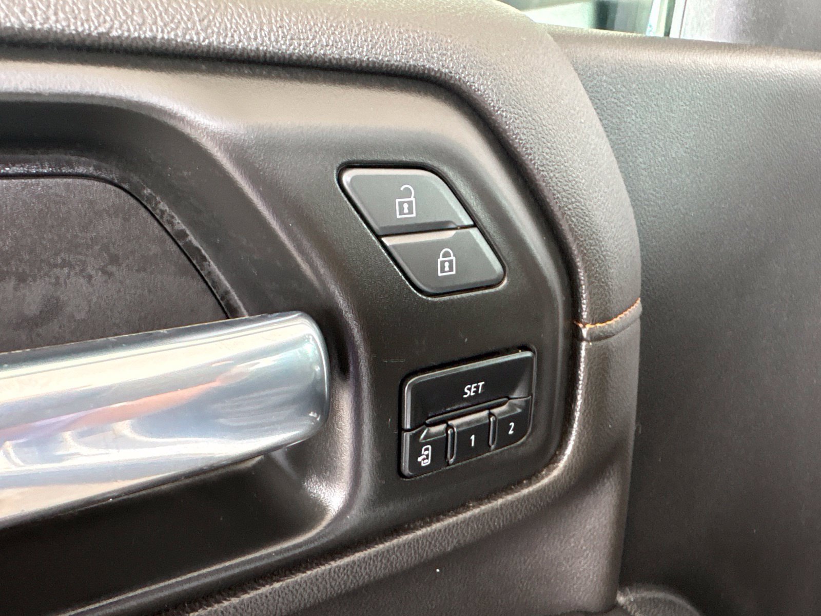Used 2022 GMC Sierra 2500 AT4 w/ AT4 Premium Plus Package AWD/4WD image 14