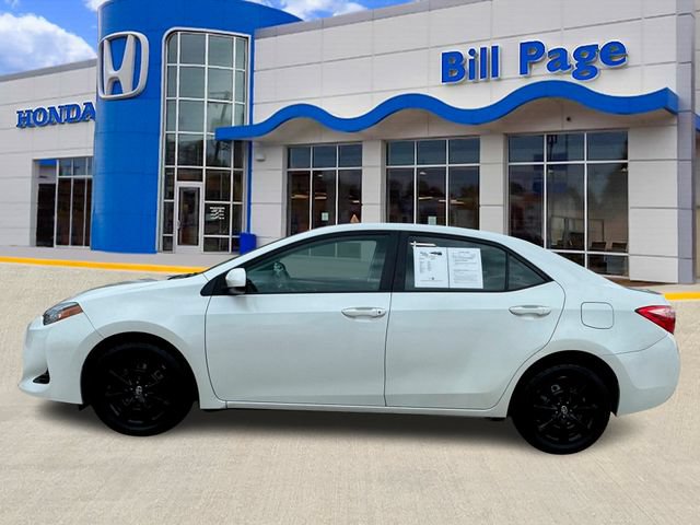 Used 2017 Toyota Corolla LE w/ Carpet Mat Package (TMS) FWD image 6