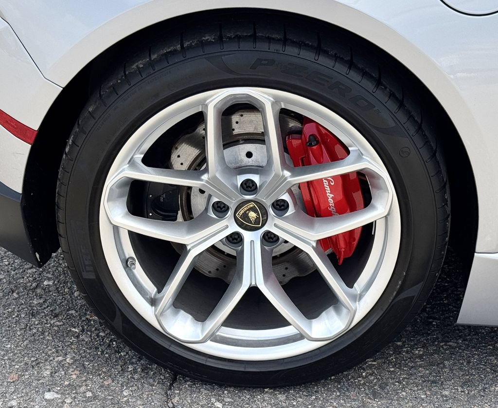 Used 2018 Lamborghini Huracan LP 580-2 RWD image 12