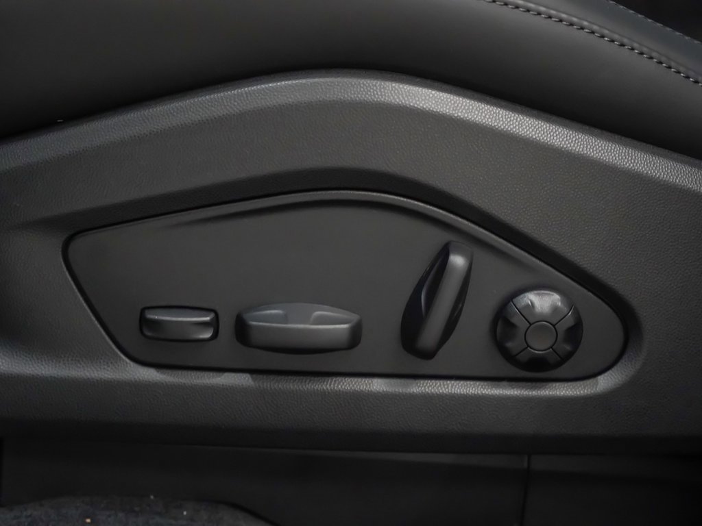 New 2025 Porsche Macan Turbo Electric image 25