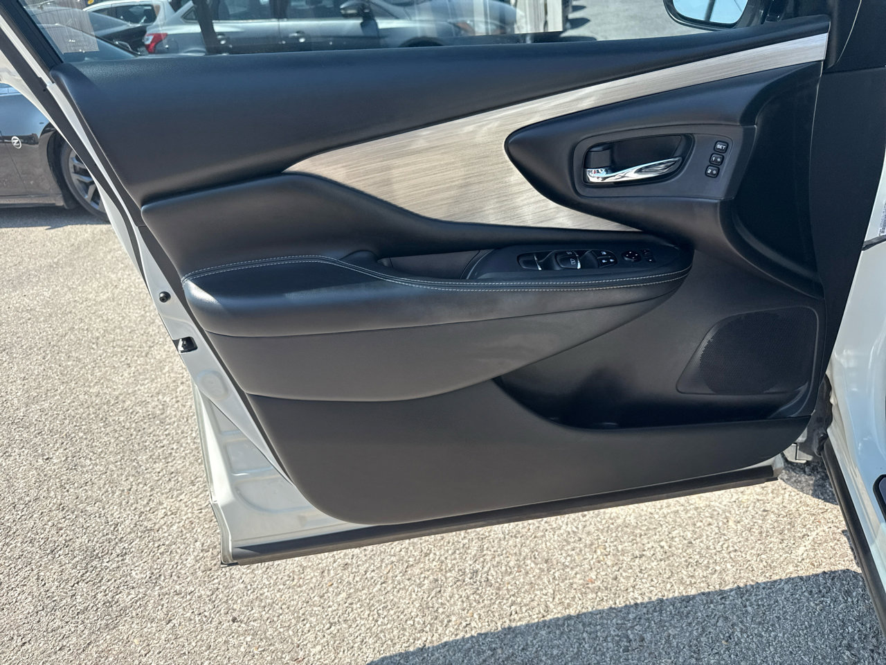 Used 2018 Nissan Murano SL w/ Moonroof Package image 14