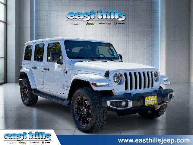 Used 2023 Jeep Wrangler Unlimited Sahara w/ Cold Weather Group AWD/4WD image 1
