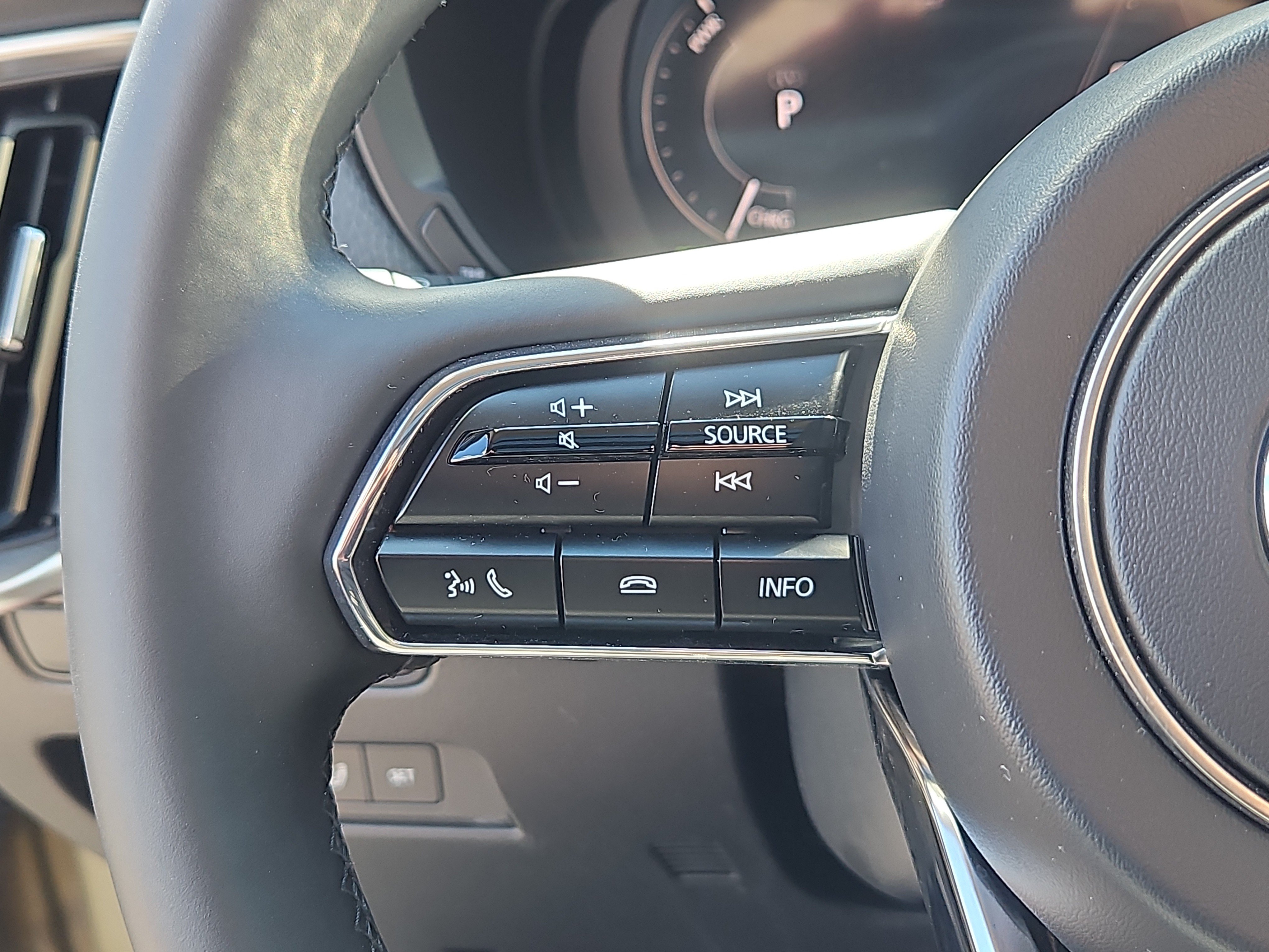 Certified 2025 MAZDA CX-70 Plug-In Hybrid w/ Premium Pkg AWD/4WD image 20