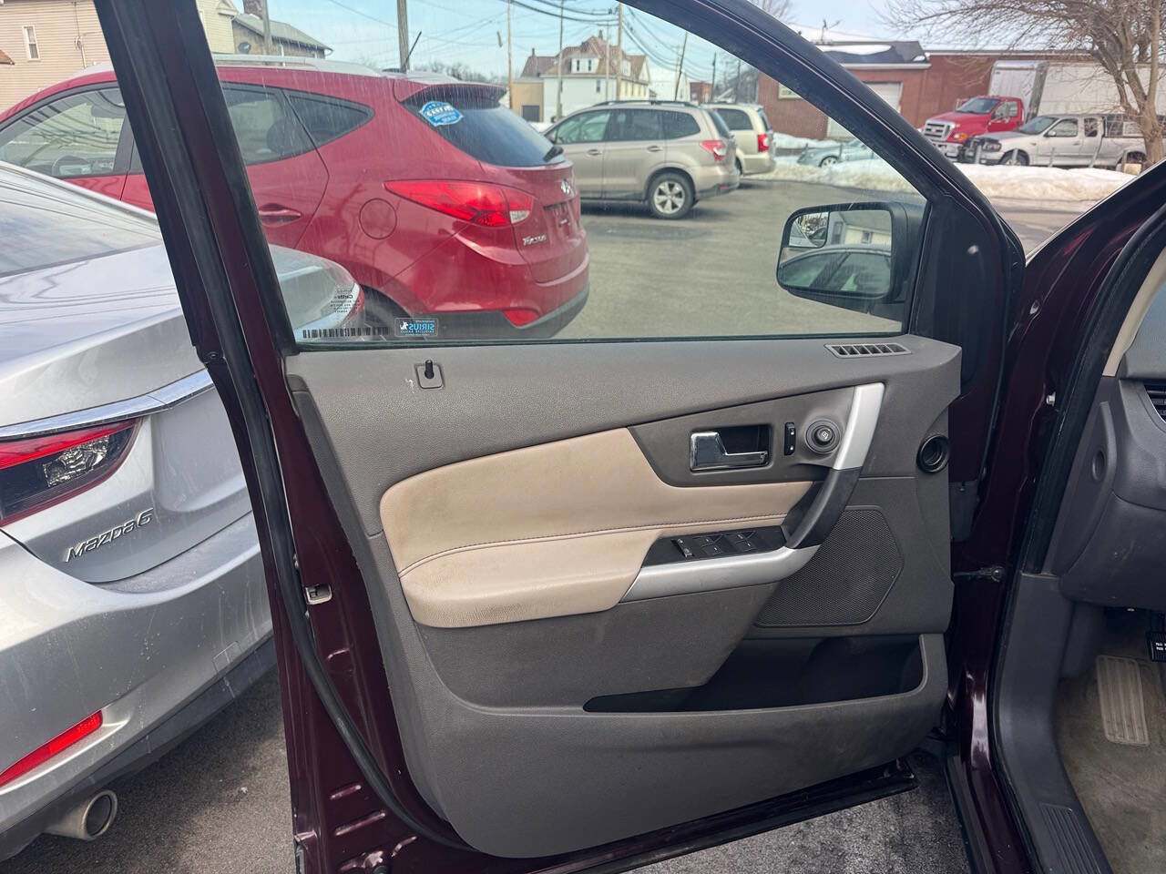 Used 2011 Ford Edge SEL image 9