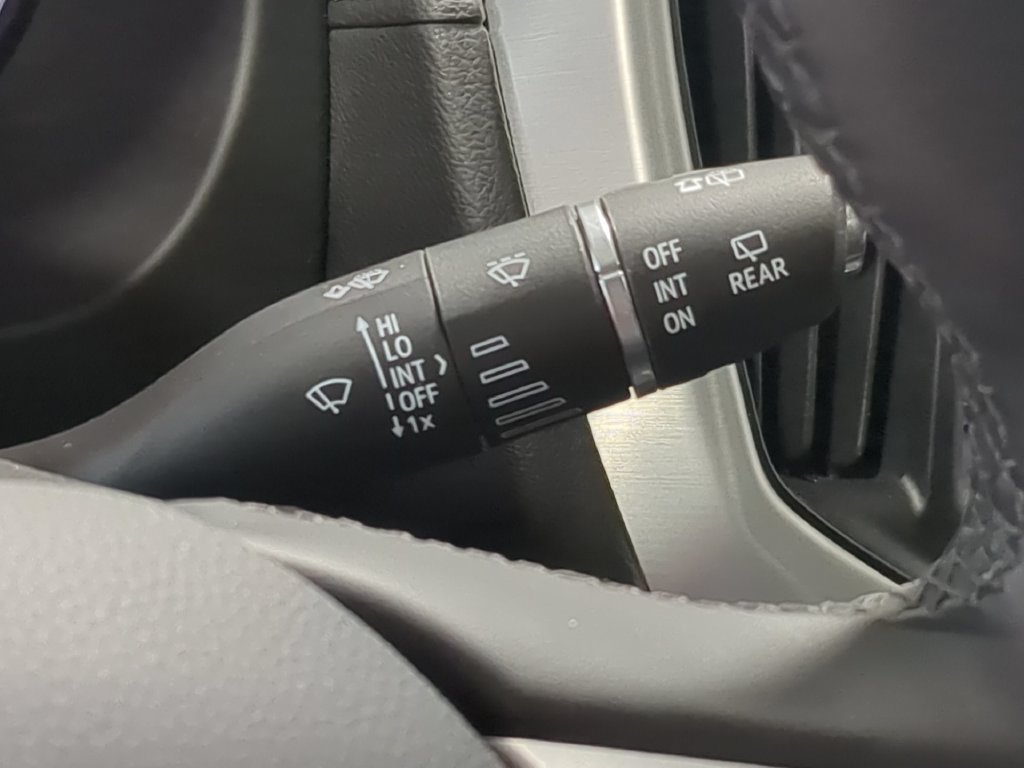 Used 2023 GMC Terrain SLT w/ Tech Package AWD/4WD image 31