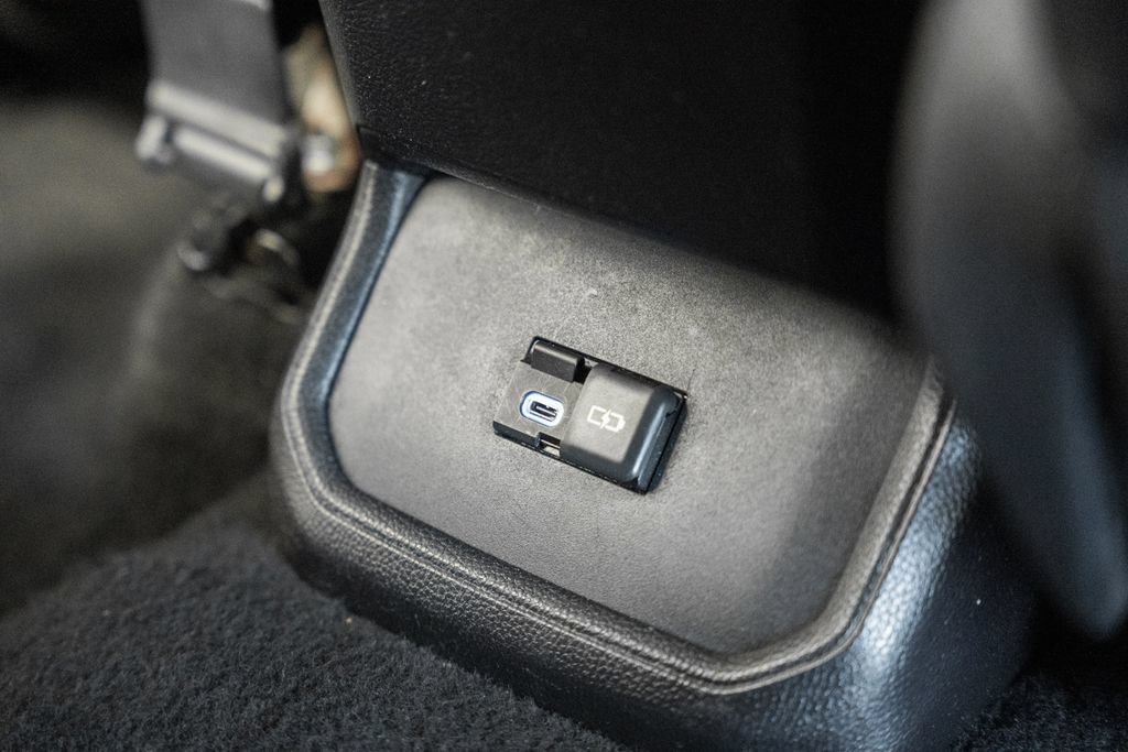 Used 2022 Toyota Highlander XLE AWD/4WD image 30