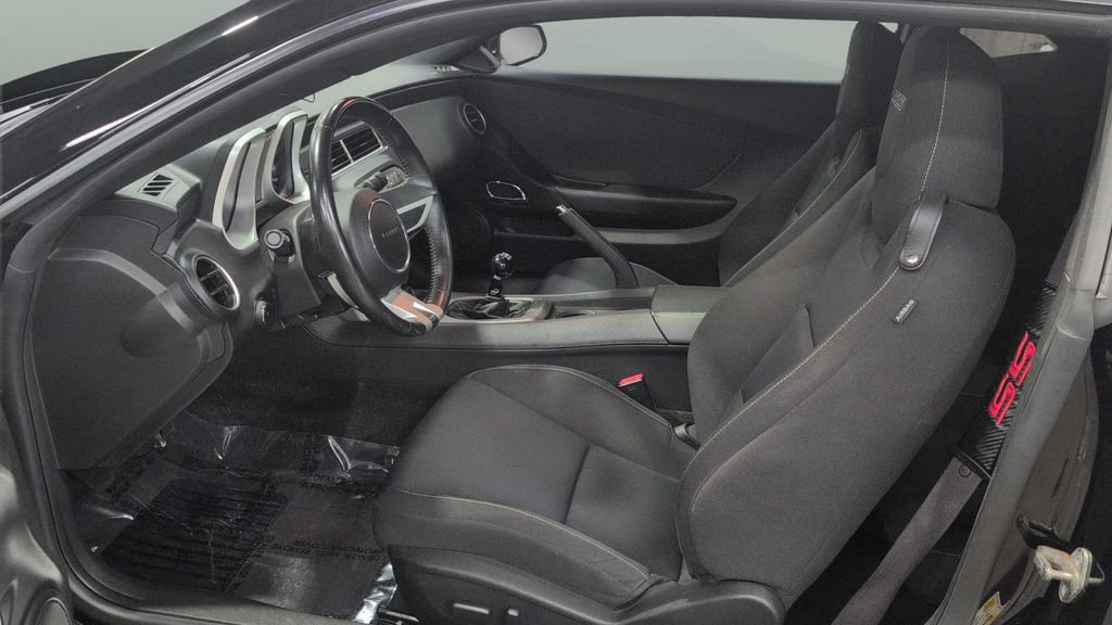 Used 2010 Chevrolet Camaro SS RWD image 8