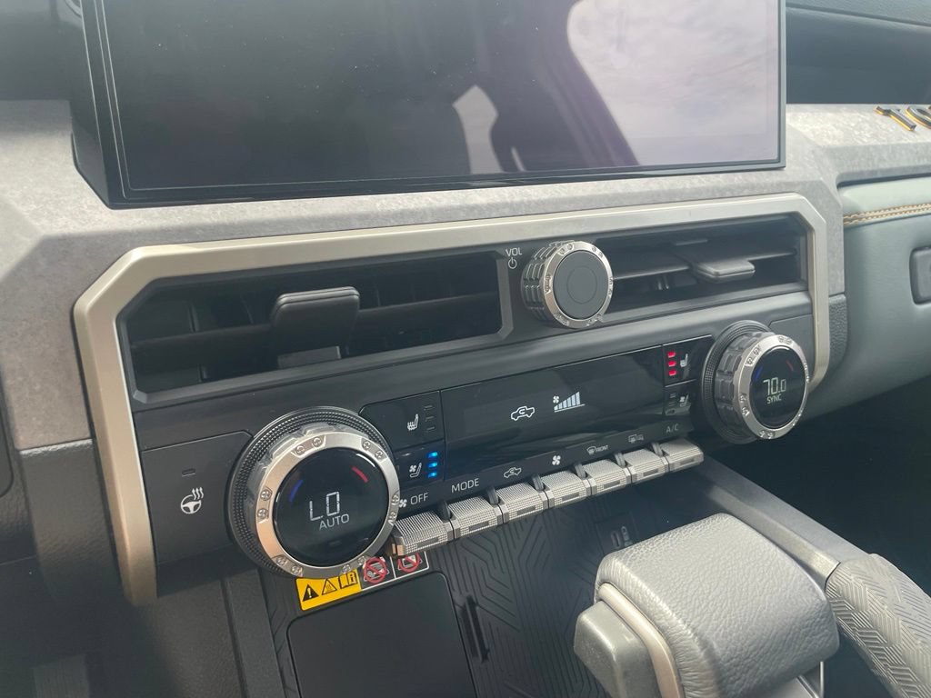 Used 2024 Toyota Tacoma 4x4 Double Cab Hybrid image 16