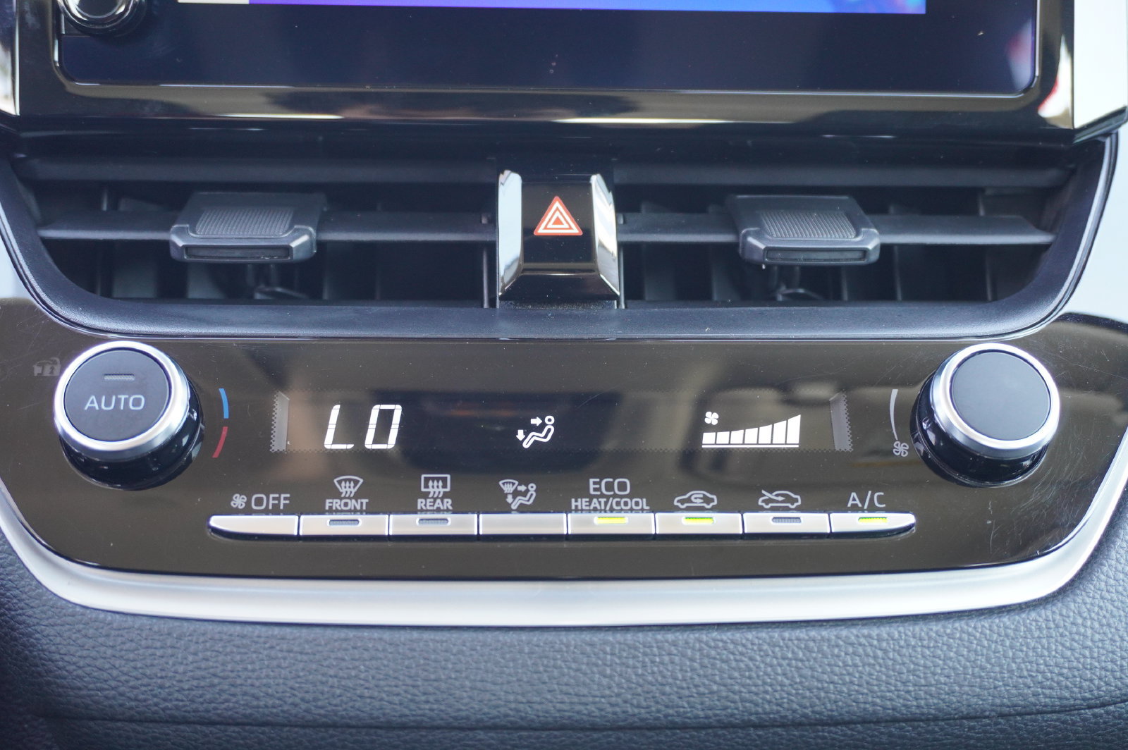Certified 2025 Toyota Corolla LE FWD image 15