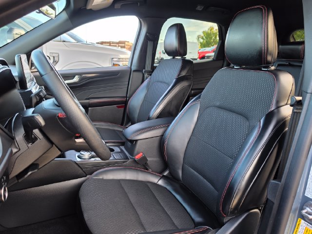 Used 2025 Ford Escape ST-Line Select AWD/4WD image 14