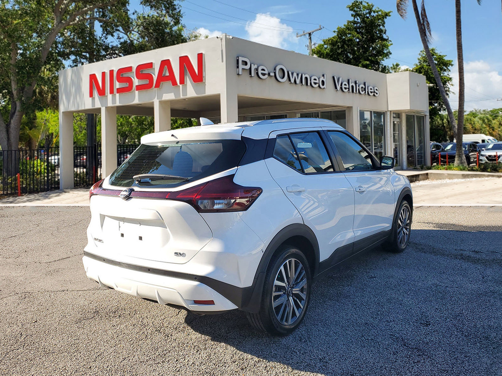 Certified 2023 Nissan Kicks SV image 4