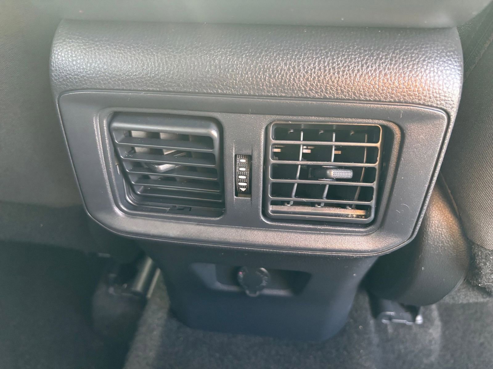 Used 2025 Toyota RAV4 LE image 23