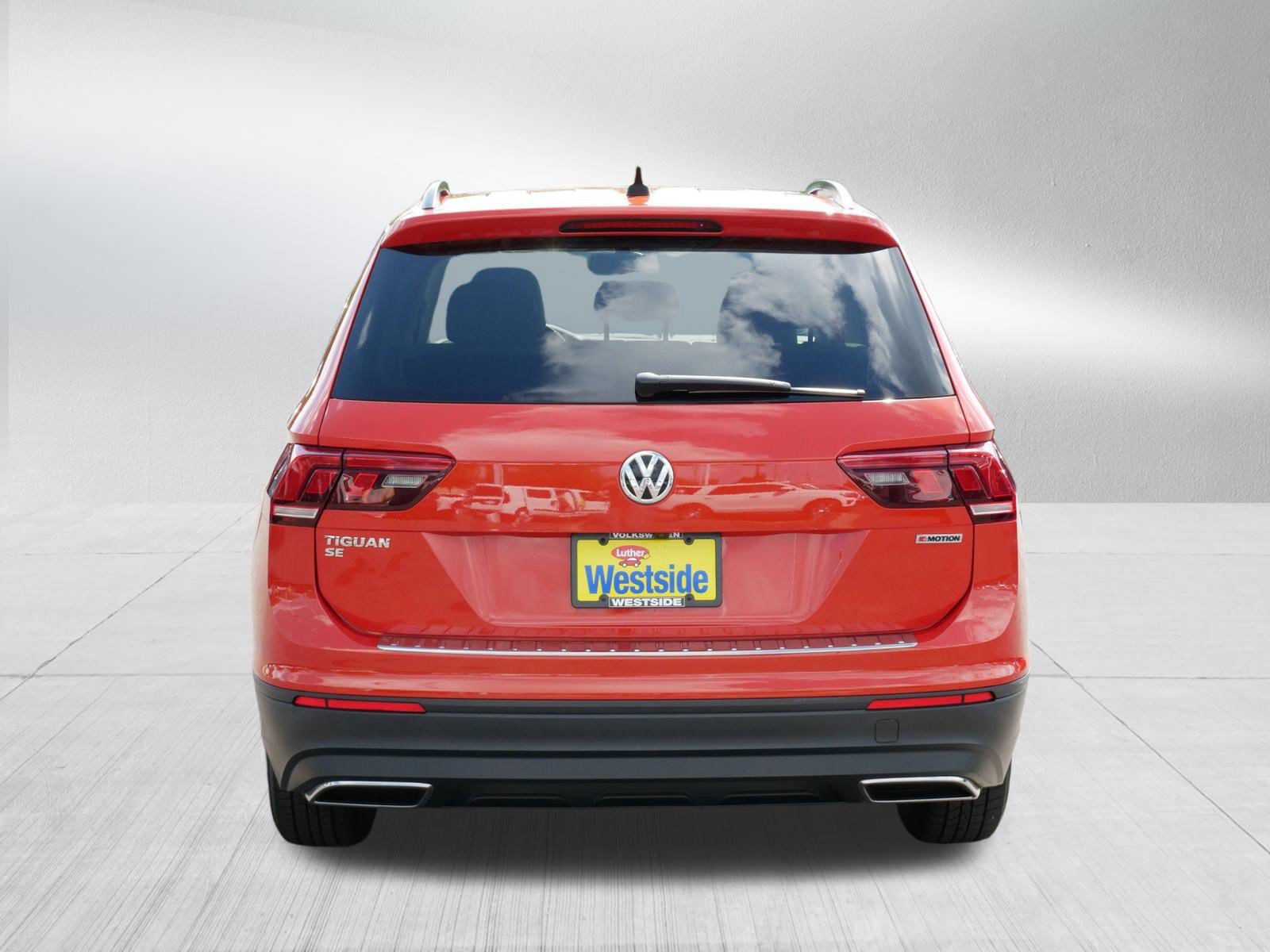 Used 2019 Volkswagen Tiguan SE w/ Panoramic Sunroof Package AWD/4WD image 6