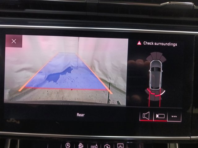 Used 2019 Audi Q8 Premium image 22