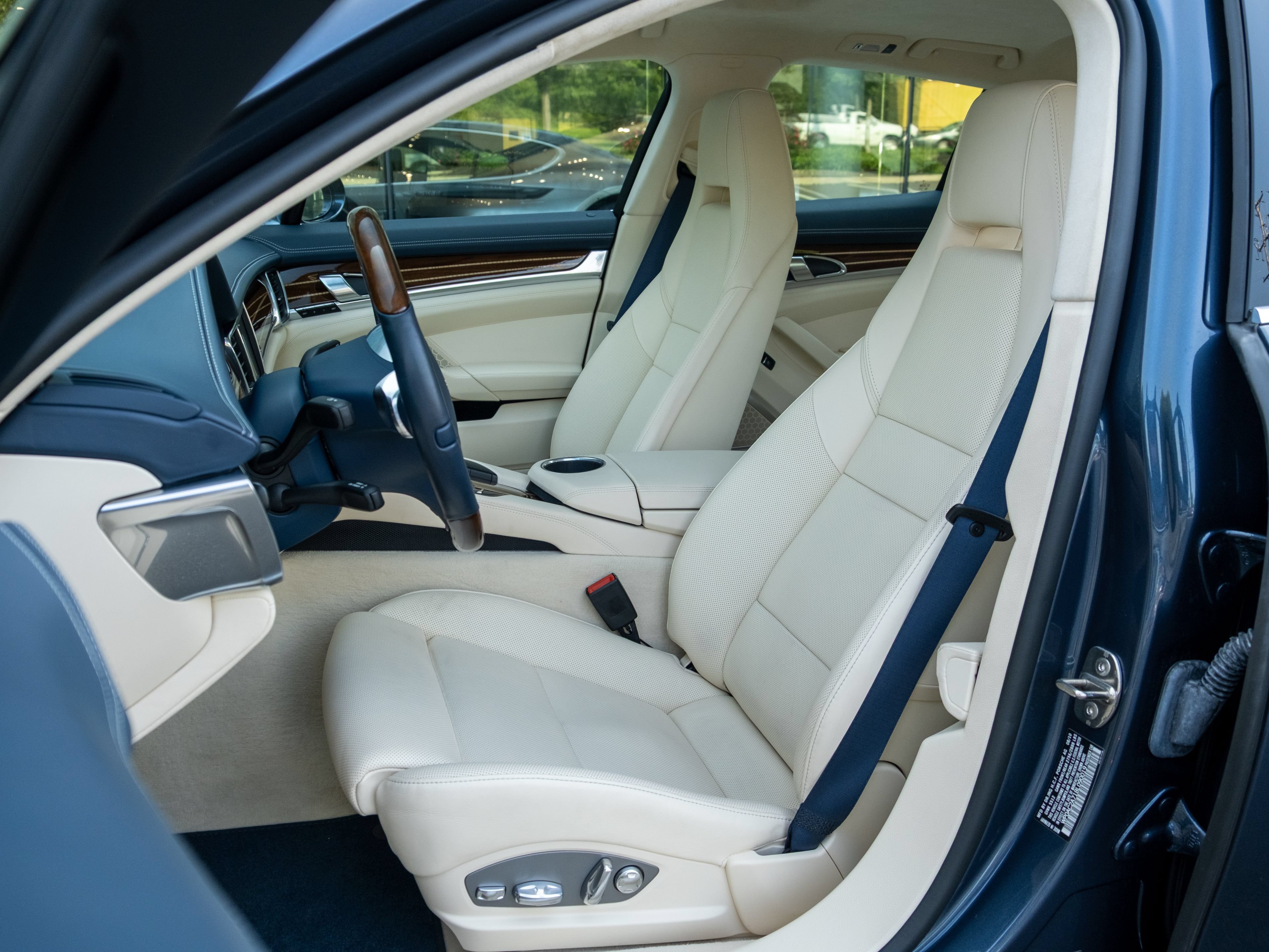 Used 2011 Porsche Panamera Turbo AWD/4WD image 5
