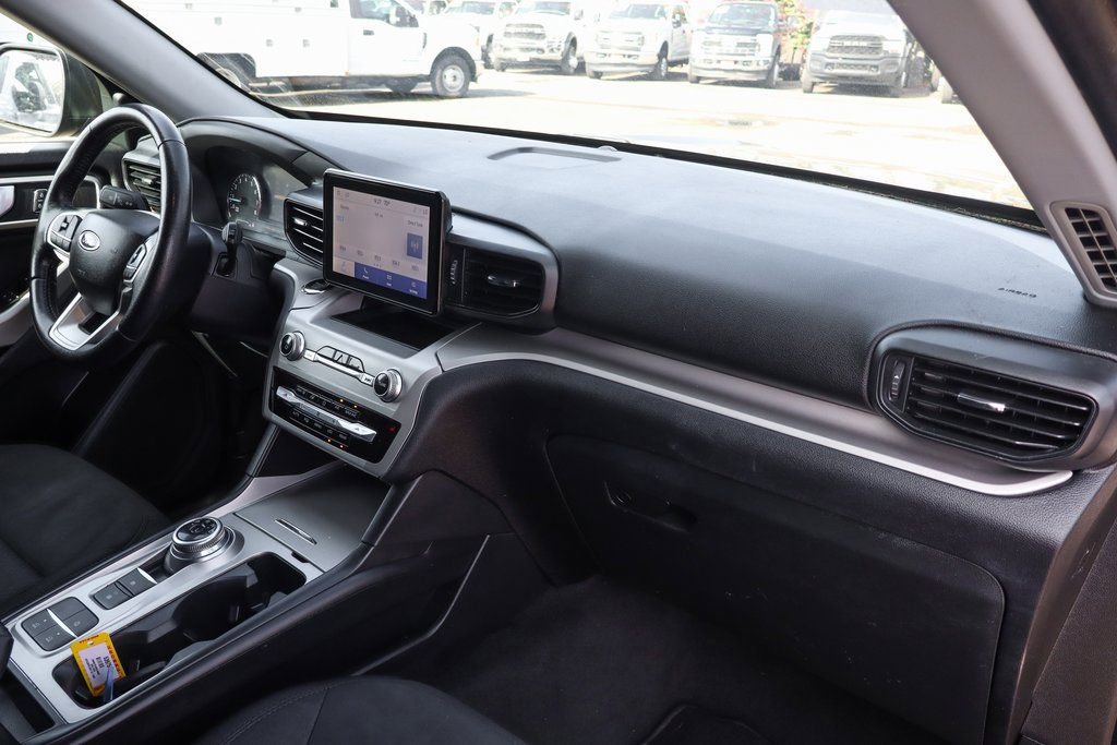 Used 2022 Ford Explorer XLT image 34