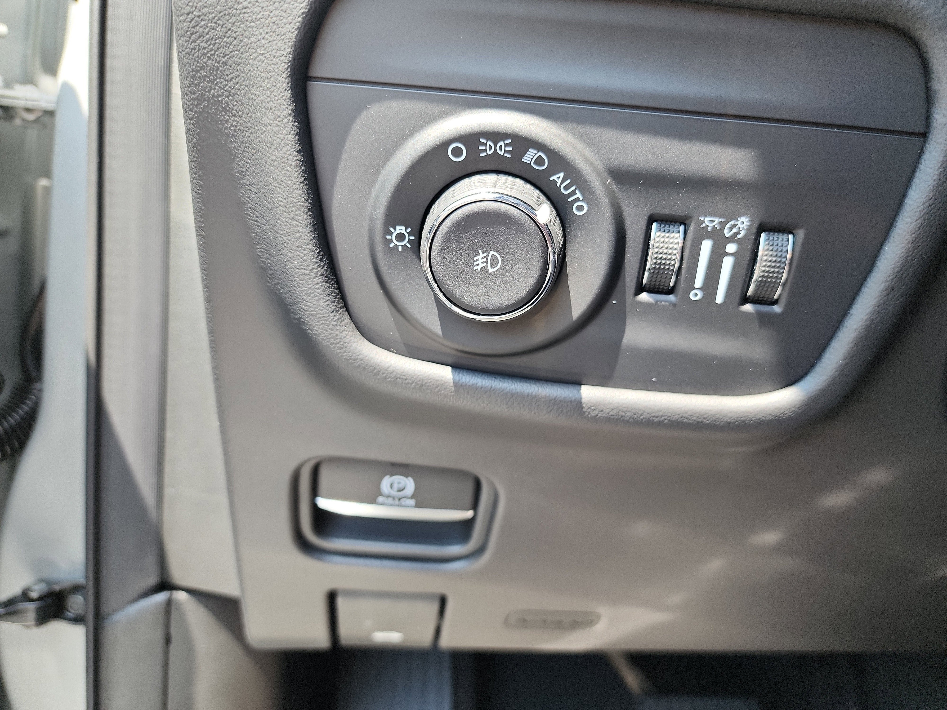 New 2025 Jeep Grand Cherokee Summit image 15