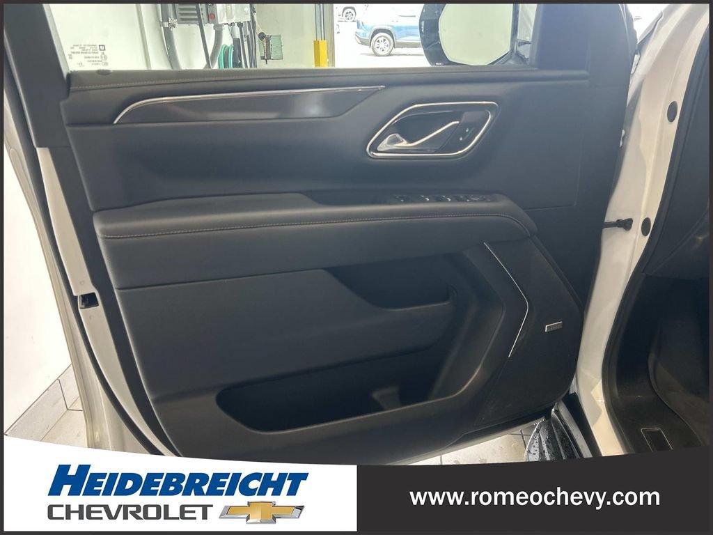 Used 2024 GMC Yukon AT4 w/ Technology Package AWD/4WD image 10