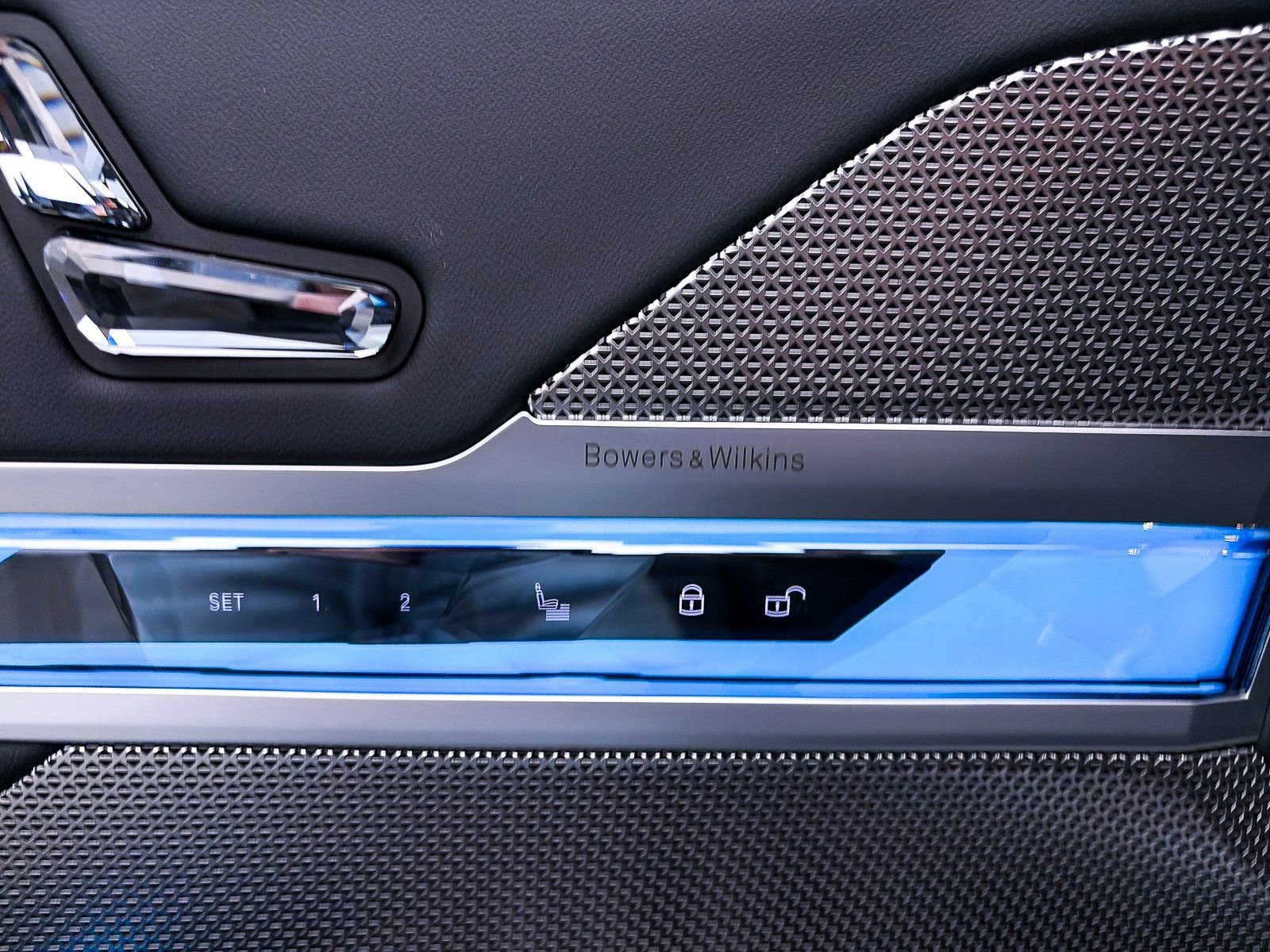 Used 2023 BMW 740i w/ Executive Package image 35