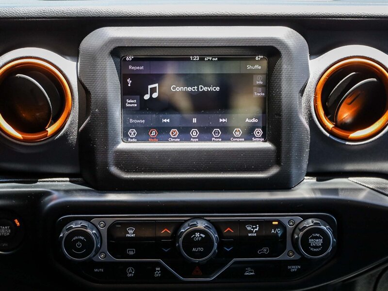 Used 2020 Jeep Gladiator Mojave w/ LED Lighting Group AWD/4WD image 19