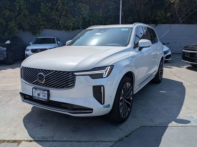 Certified 2025 Volvo XC90 T8 Ultra w/ Lounge Package AWD/4WD image 7